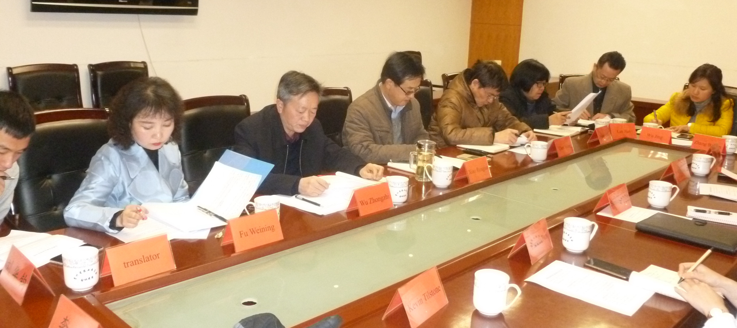 肖荣军会见英国驻重庆总领事馆副总领事.jpg